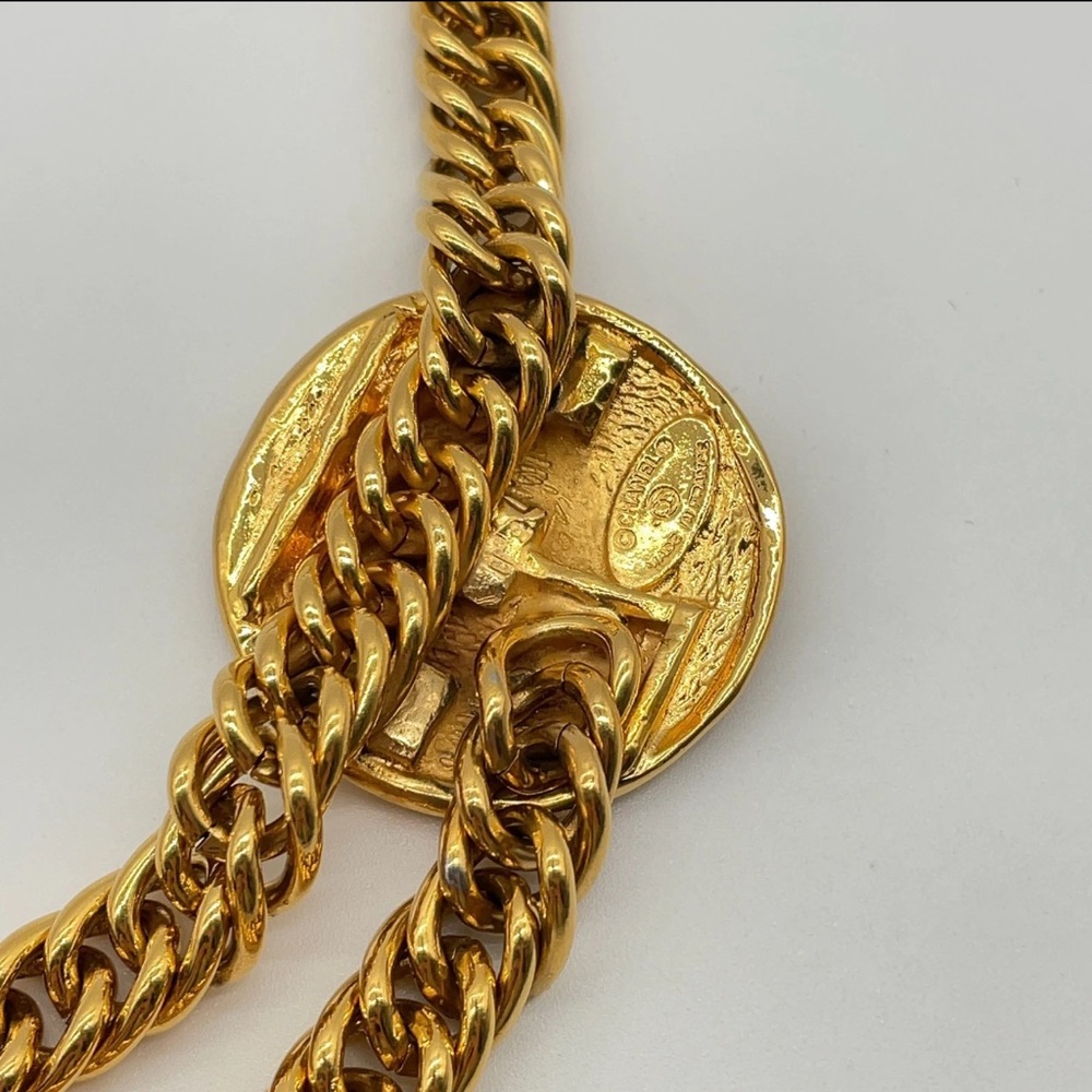 Chanel 31 Rue Cambon Coco Medallion 2 Belt/ Necklace 24karat GD plated W/ Box - Picture 5 of 11